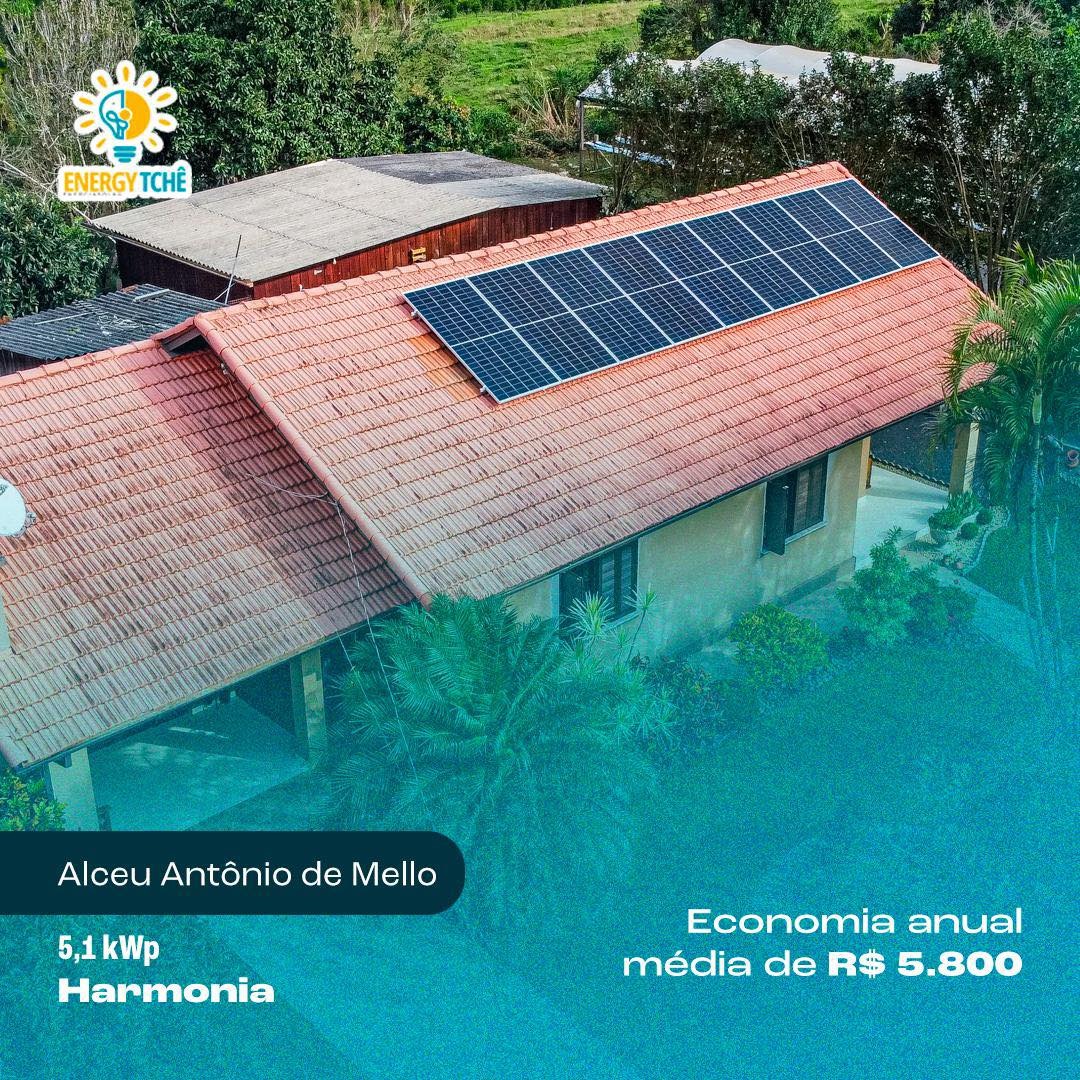 Sistema fotovoltaico de 5,1 kWp instalado pela Energy Tchê em residência em Harmonia